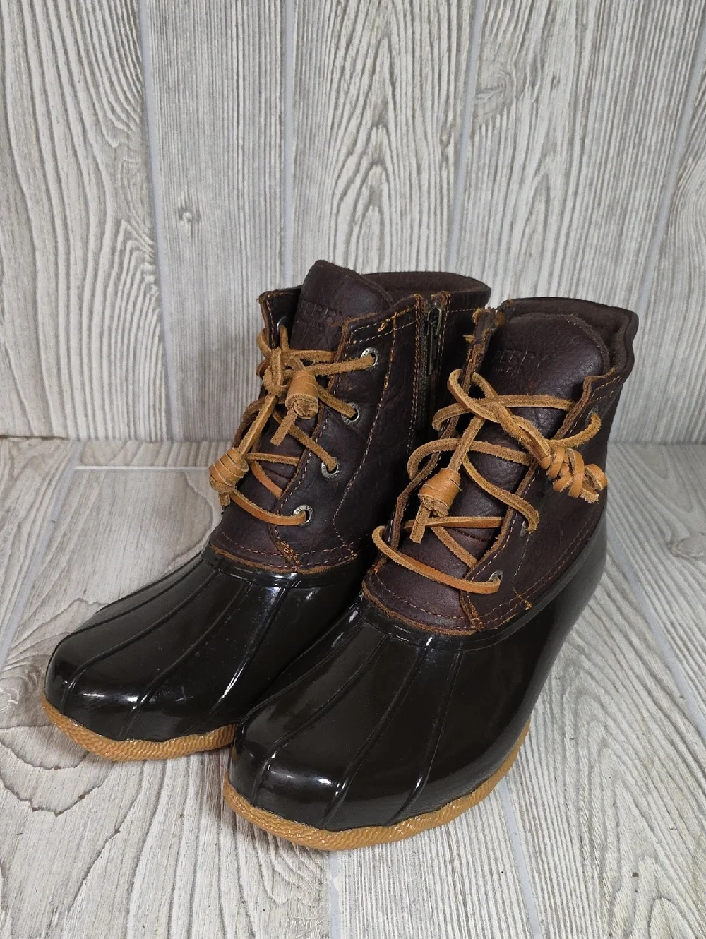 Sperry Saltwater Dark Brown Leather Upper Duck Boots Womens Size 6.5W